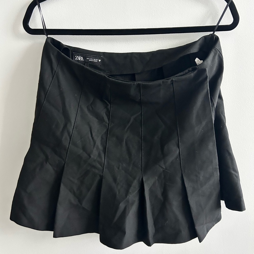 Zara Black Pleated Mini Skater Skirt